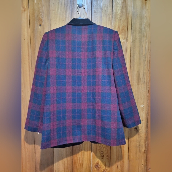 Sag Harbor Plaid Blazer - Red and Blue - Picture 4 of 13